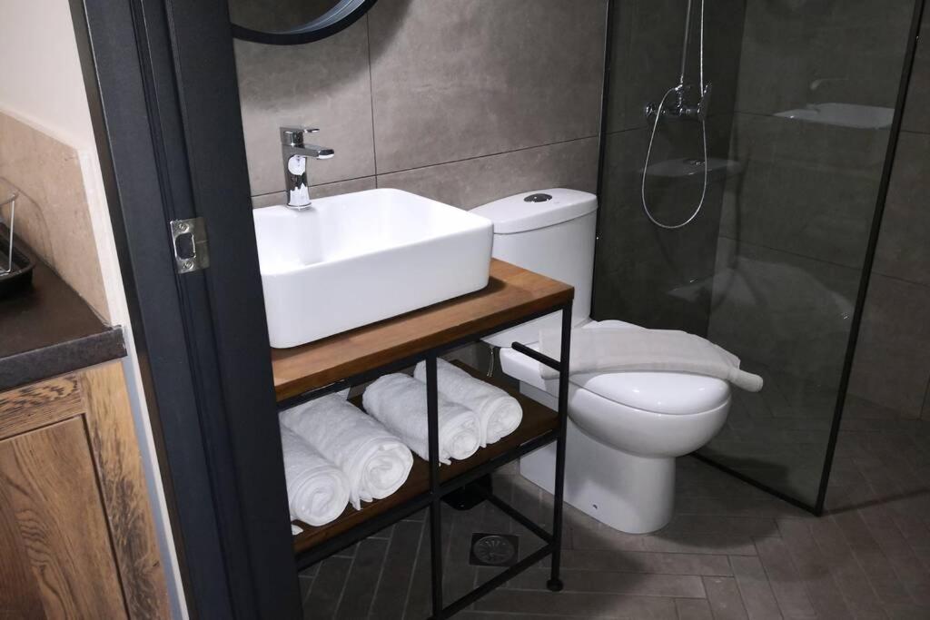 Quattro Domus Apartment Heraklion  ภายนอก รูปภาพ